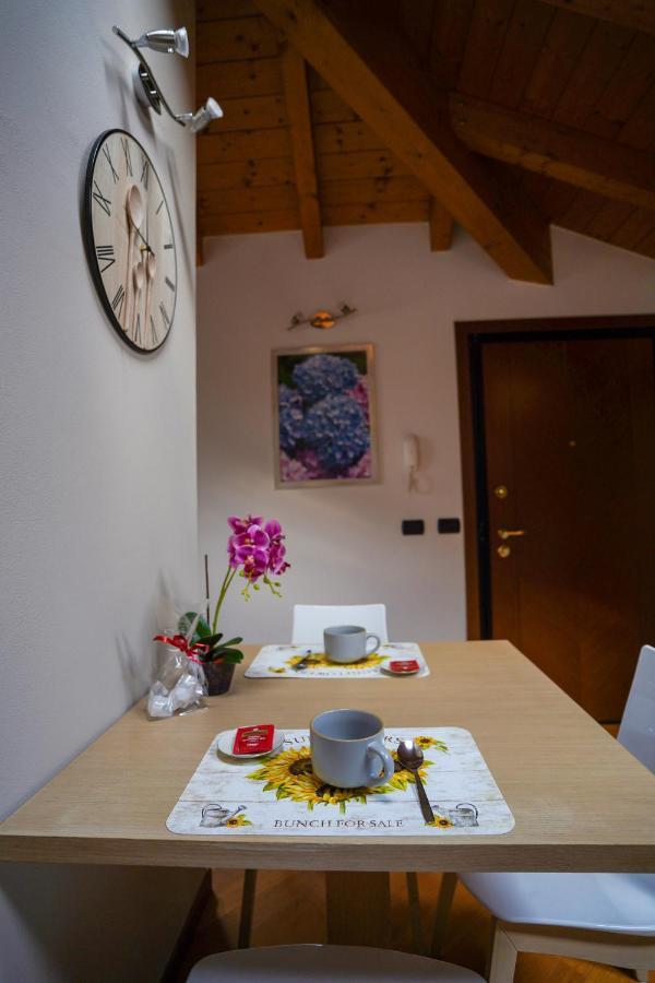 Ortensia Penthouse Leonardo Academy, Mxp & Laghi Сесто Календе Екстериор снимка